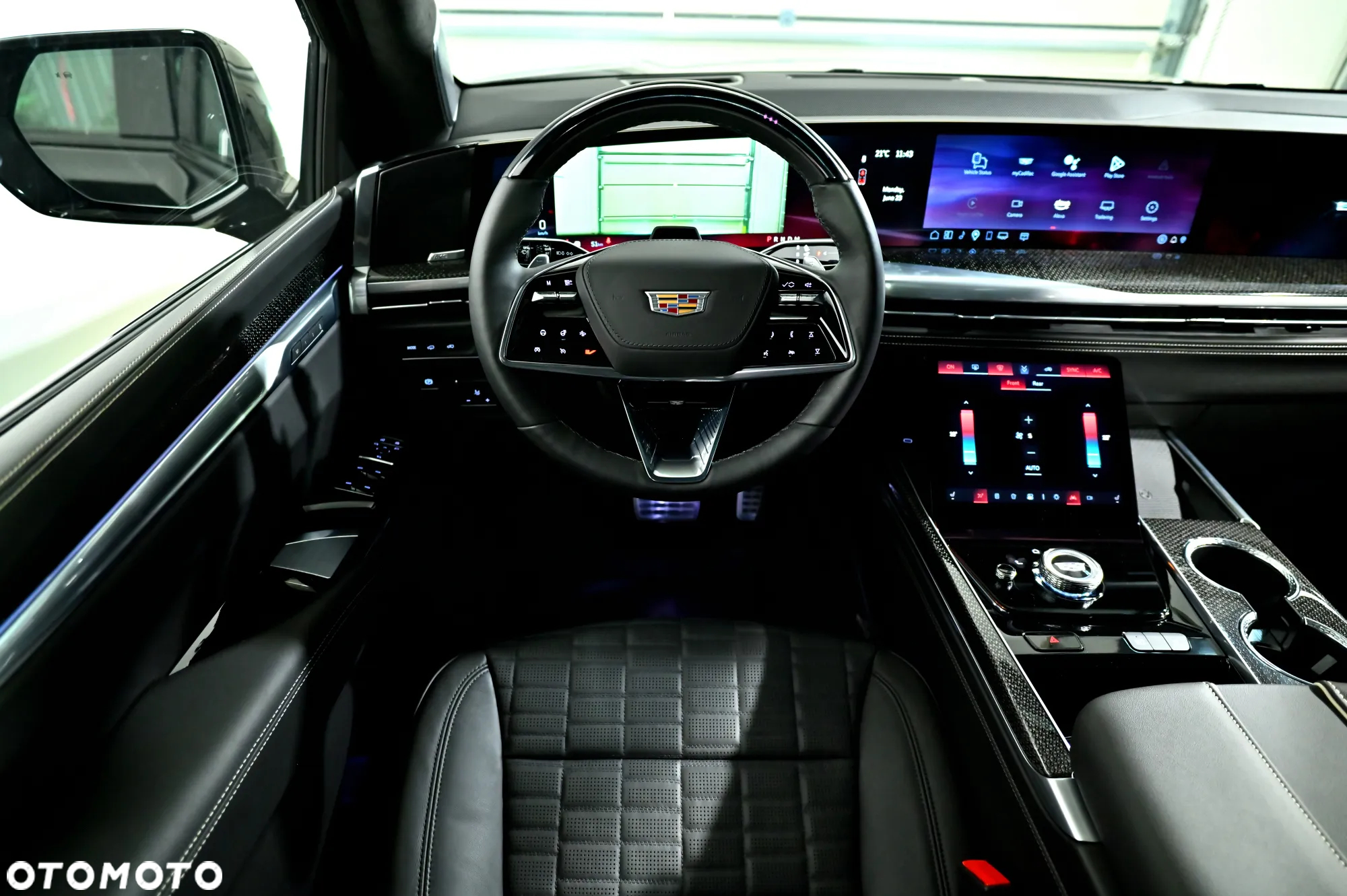 Cadillac Escalade - 36