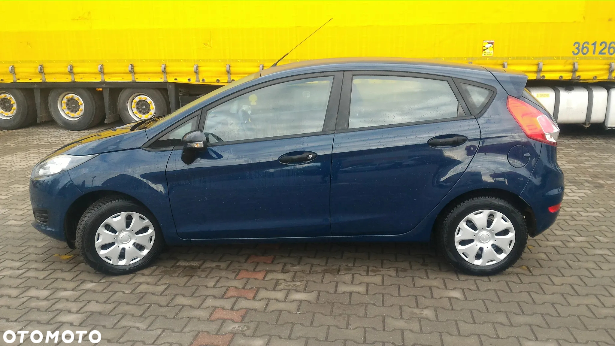 Ford Fiesta 1.5 TDCi Ambiente - 10