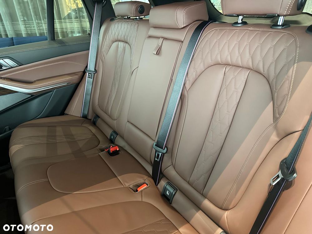 BMW X5 xDrive40d mHEV - 24