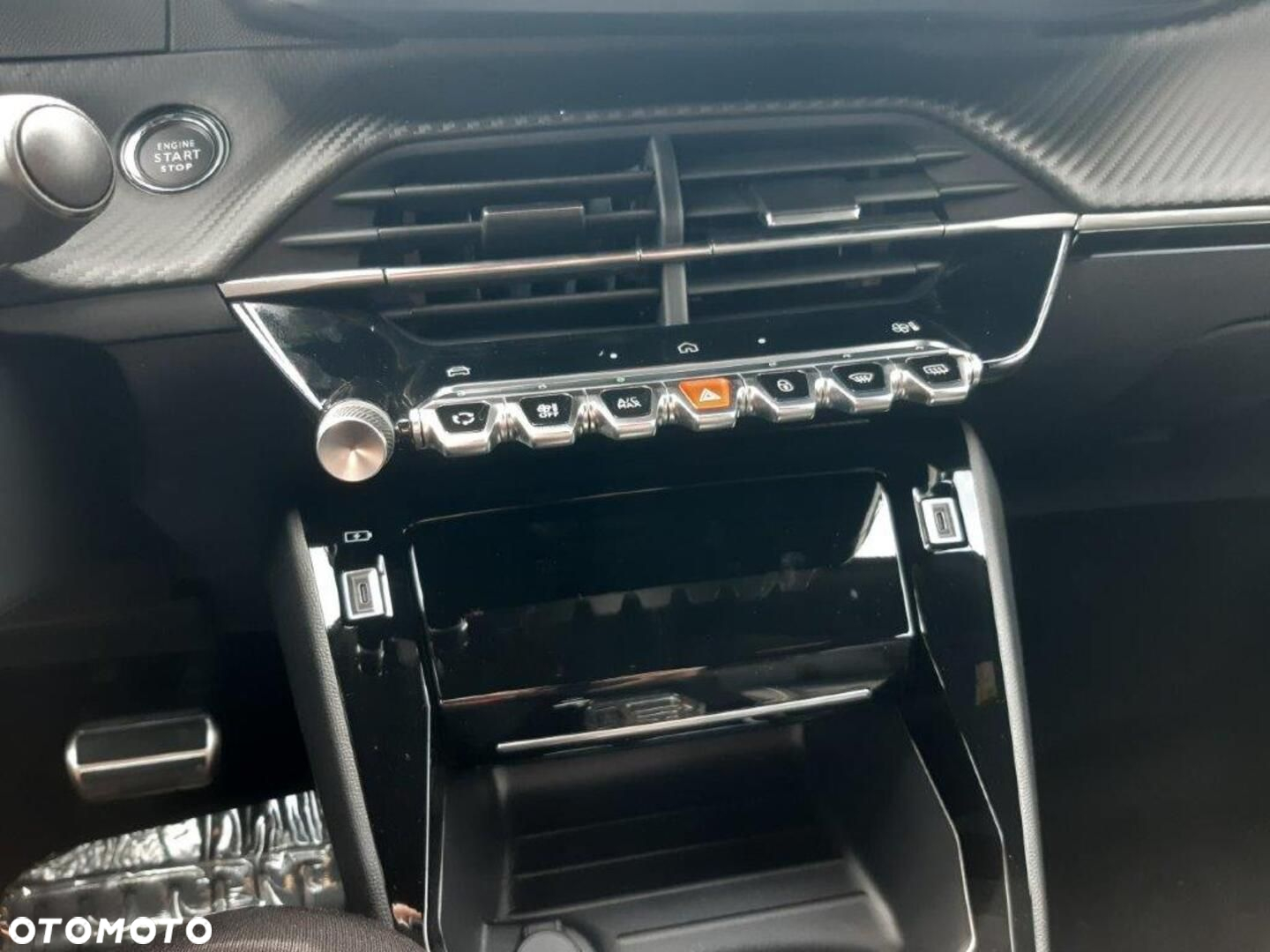 Peugeot 2008 - 12