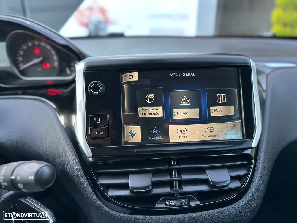 Peugeot 208 e-HDi 92 Stop&Start Style - 18