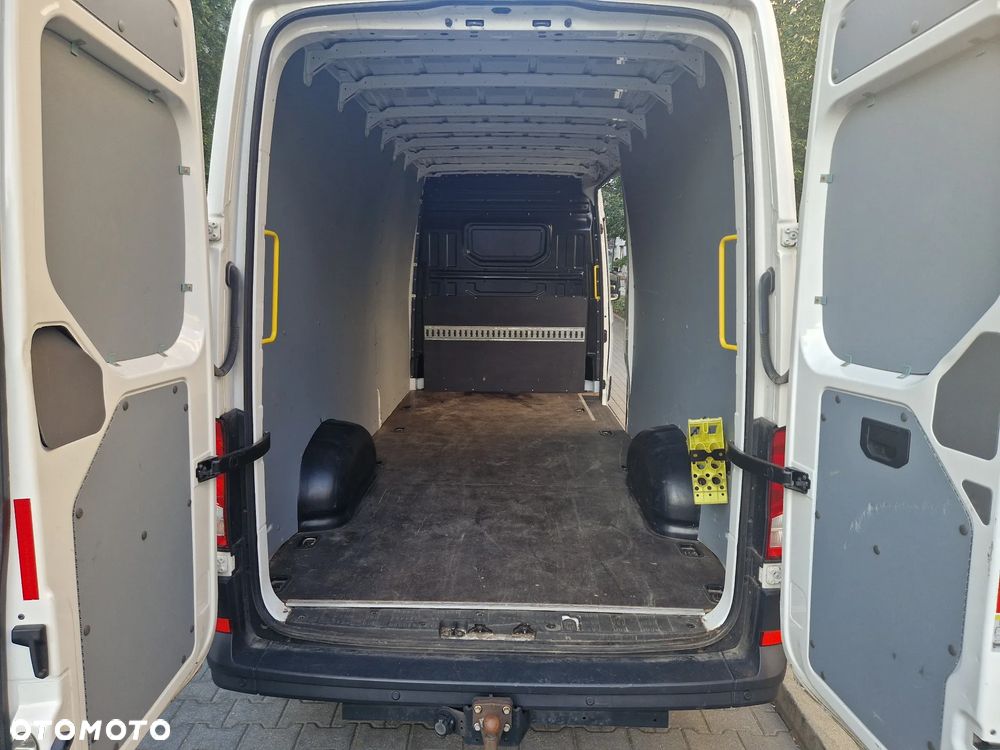 Volkswagen Crafter - 11