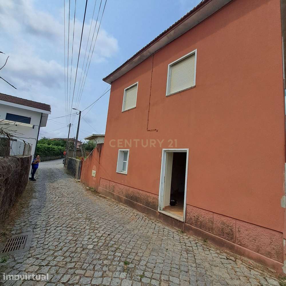Moradia T3 inserida num lote de terreno de 969,9 m² | São Mamede do Co - Grande imagem: 2/23