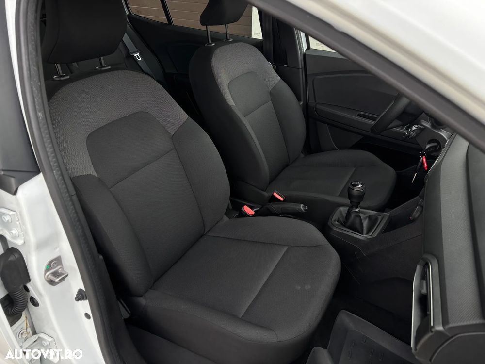 Dacia Logan TCe 90 MT6 Expression - 32