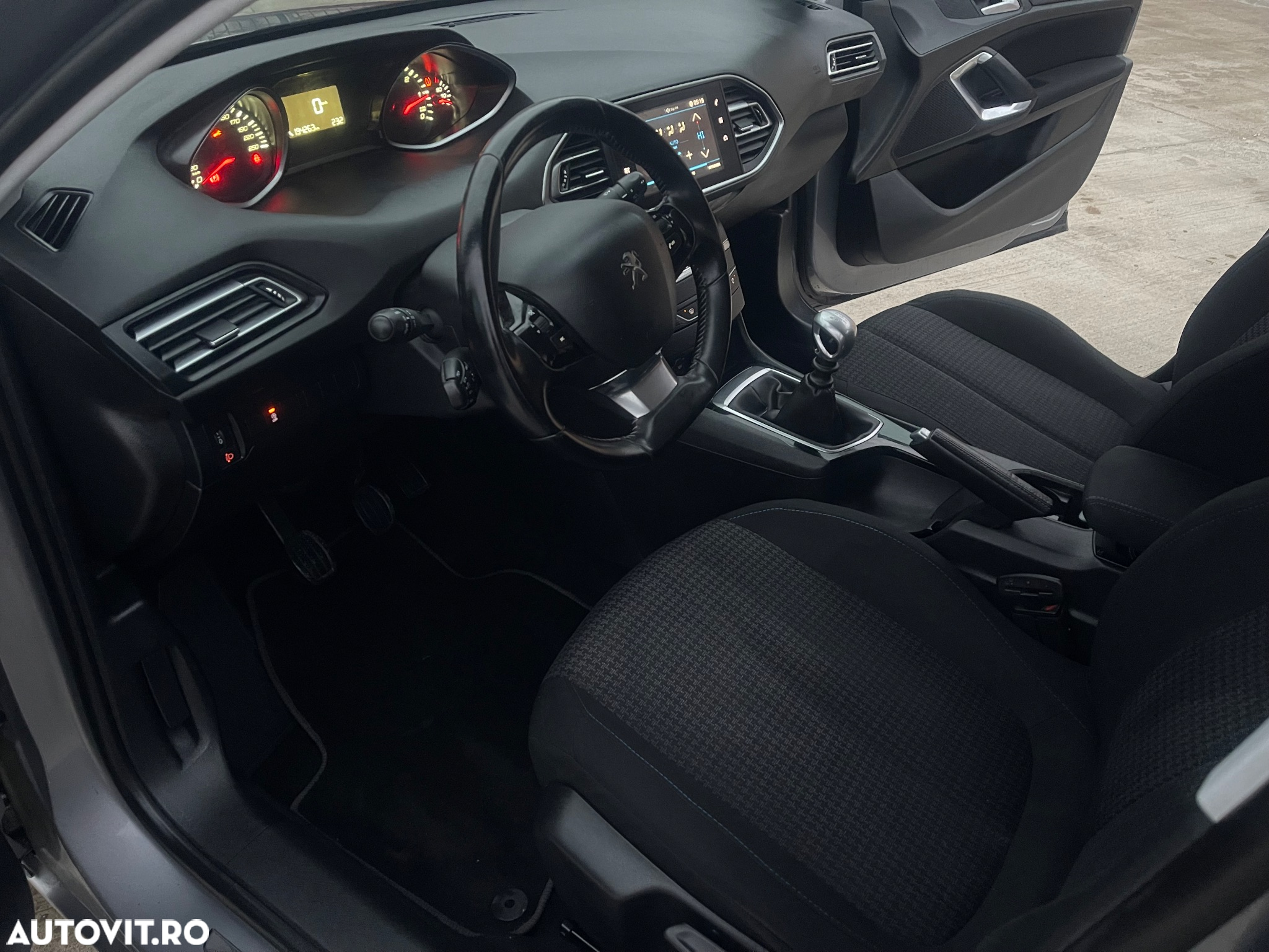 Peugeot 308 BlueHDi FAP 130 Stop & Start Allure Pack - 19