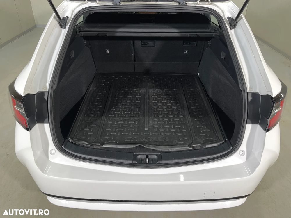 Toyota Corolla 1.8 Hybrid Business Edition - 12