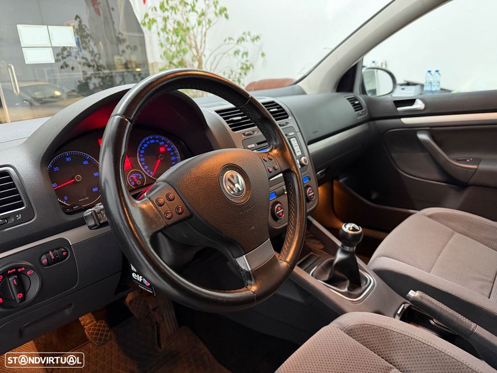 VW Golf 1.9 TDi BlueM. Trend. AC - 22