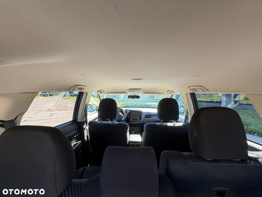Mitsubishi Outlander - 6
