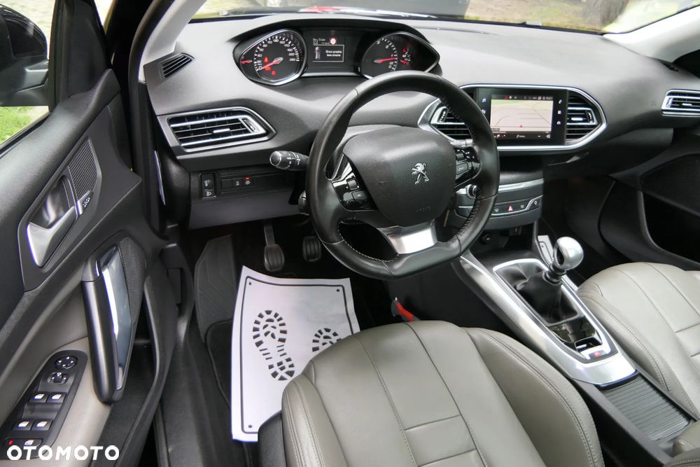 Peugeot 308 BlueHDi 130 Stop & Start Allure - 17
