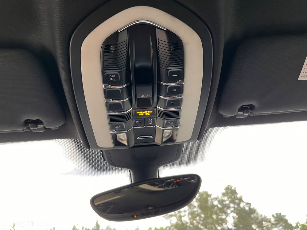 Porsche Cayenne S - 26