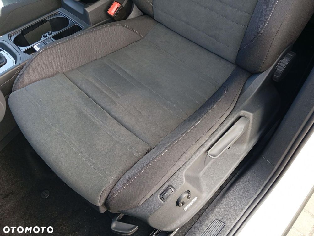 Volkswagen Touran - 22
