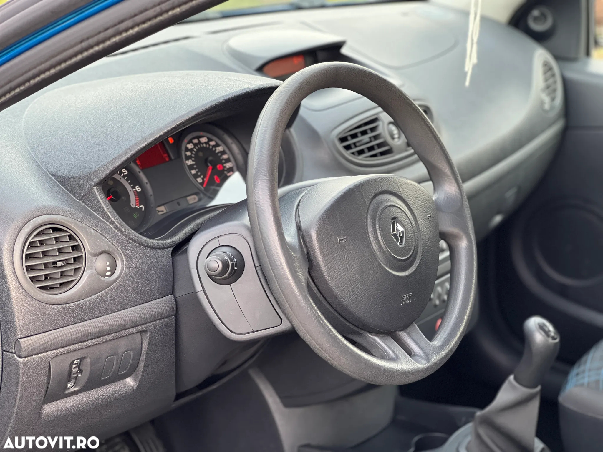Renault Clio 1.2 16V 75 Collection - 11