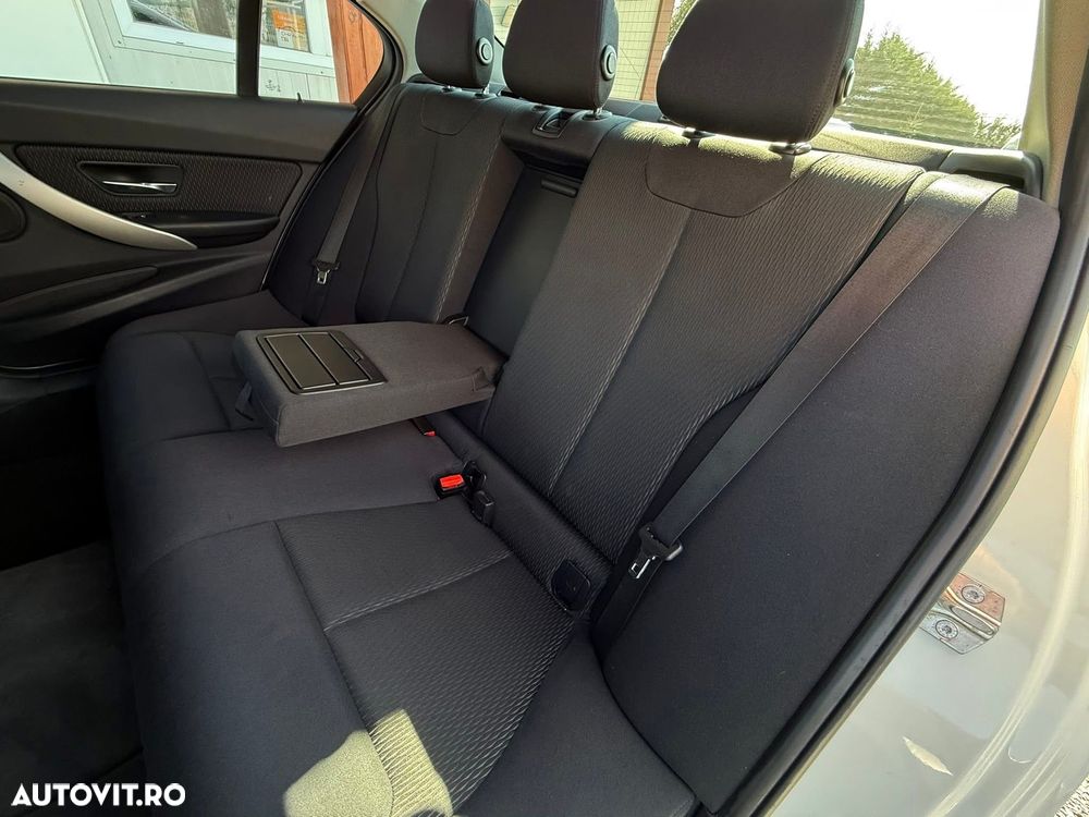 BMW Seria 3 318d Modern Line - 10