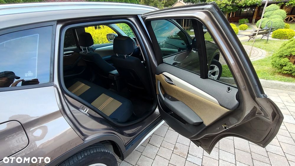 BMW X1 sDrive18d xLine - 29