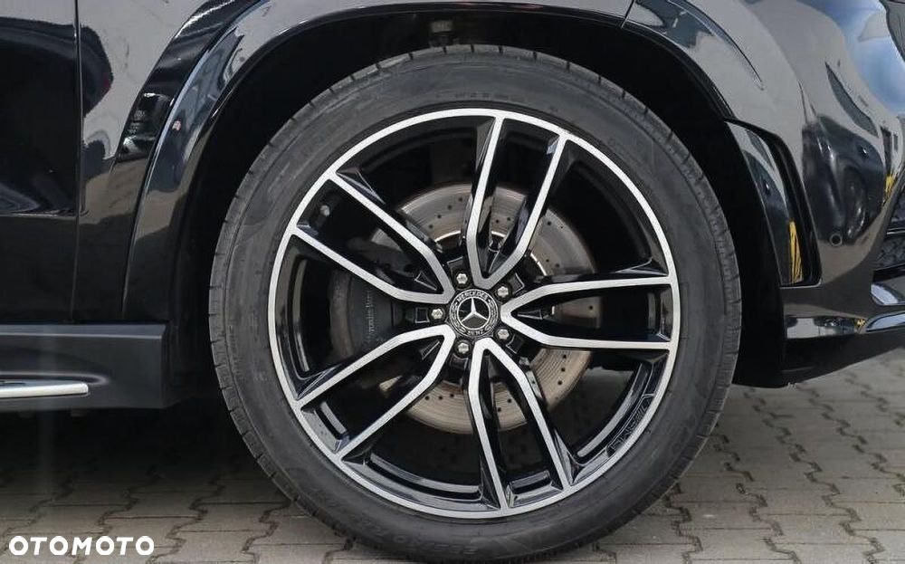 Mercedes-Benz GLS - 28