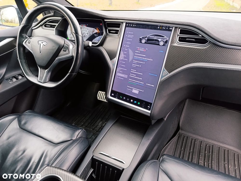 Tesla Model X - 7