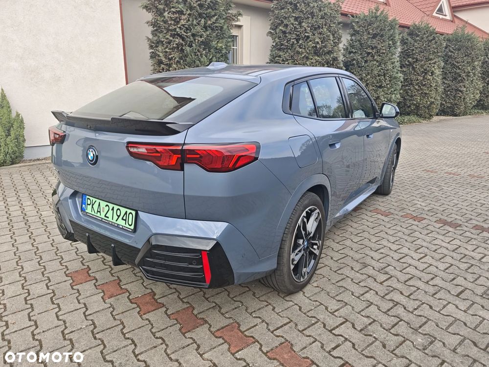 BMW iX2 xDrive30 66.5kWh M Sport - 4