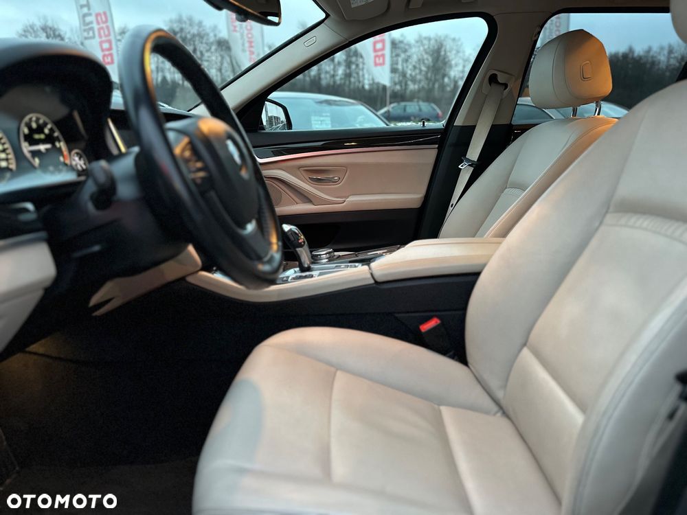 BMW Seria 5 520d Luxury Line - 22
