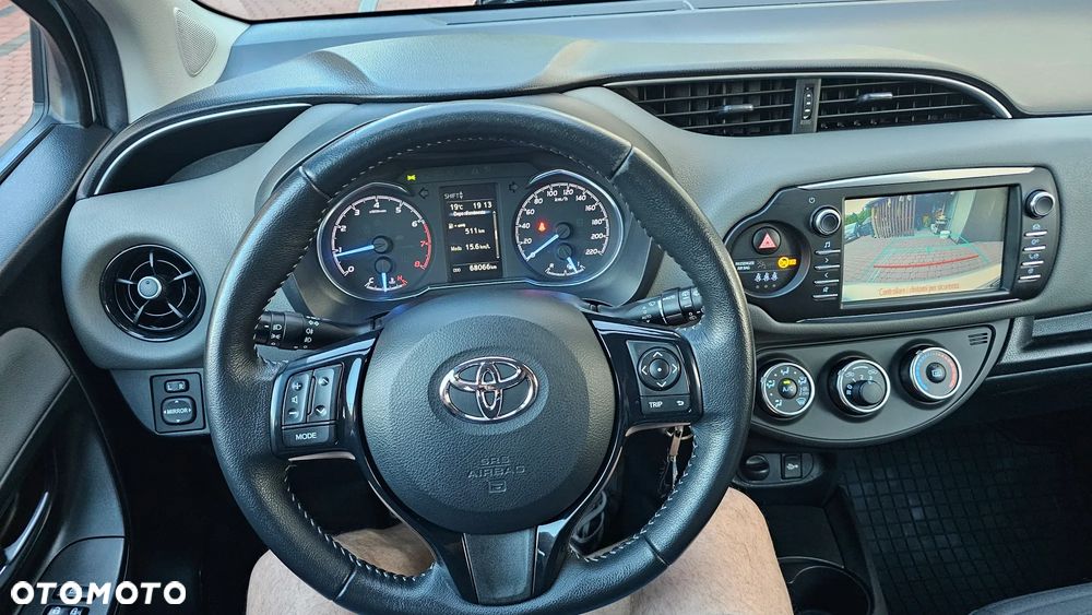 Toyota Yaris 1.0 Premium - 8