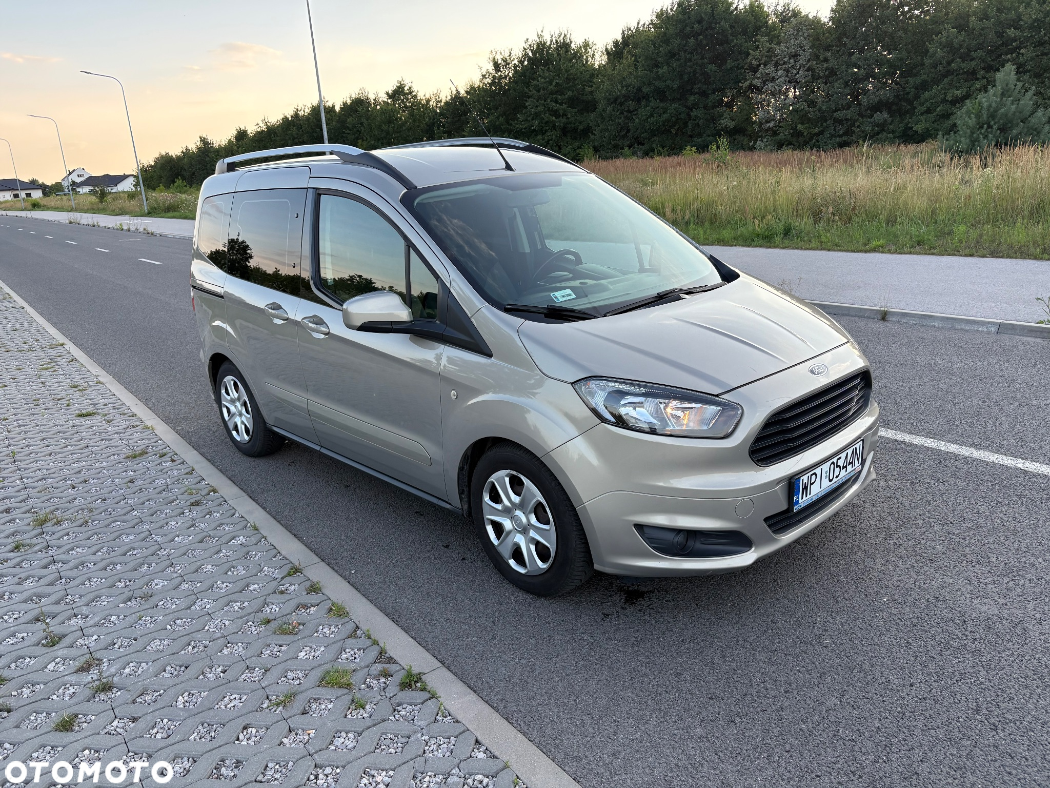 Ford Tourneo Courier - 2