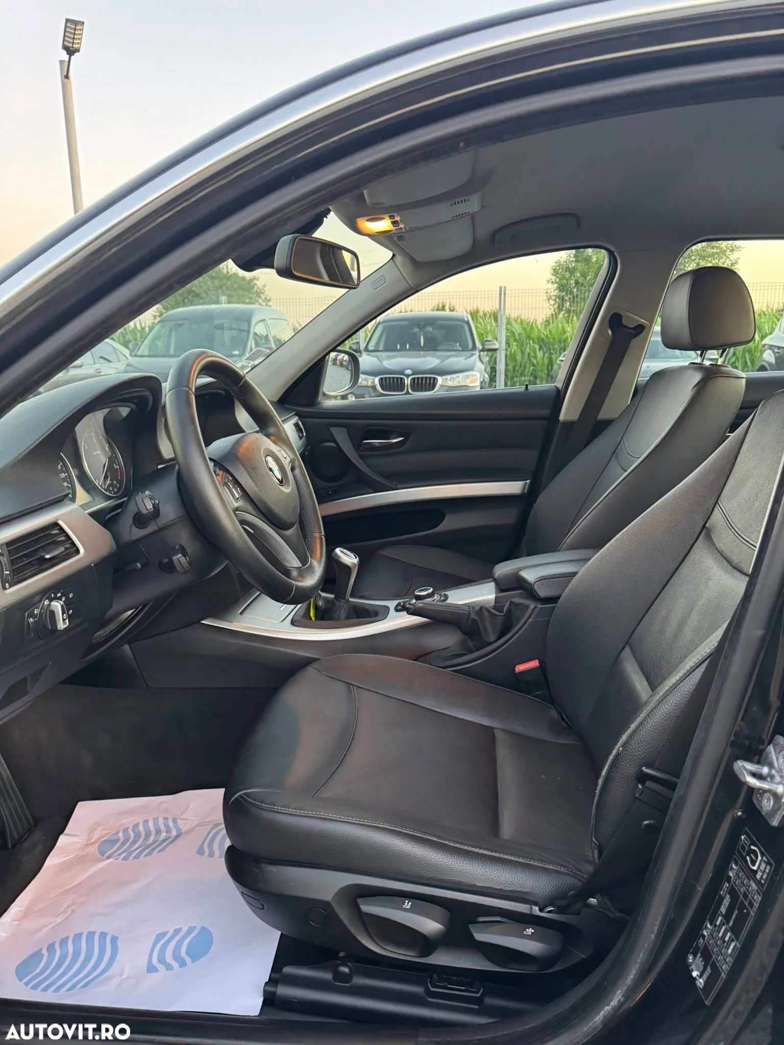 BMW Seria 3 318d Touring Luxury Line - 8