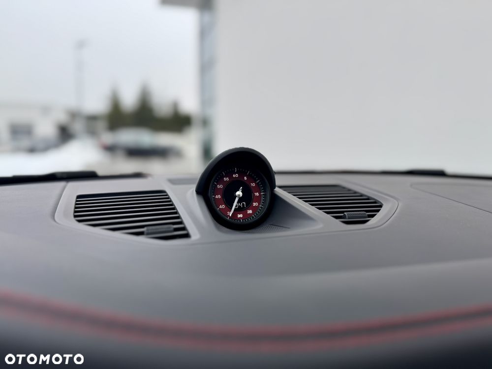 Porsche 911 Carrera 4 GTS PDK - 17