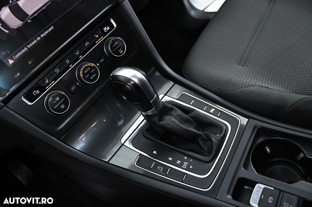 Volkswagen Golf - 16