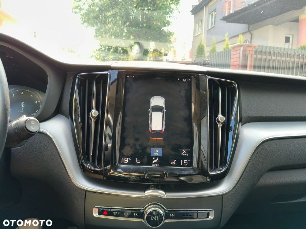 Volvo XC 60 T5 AWD Momentum - 22