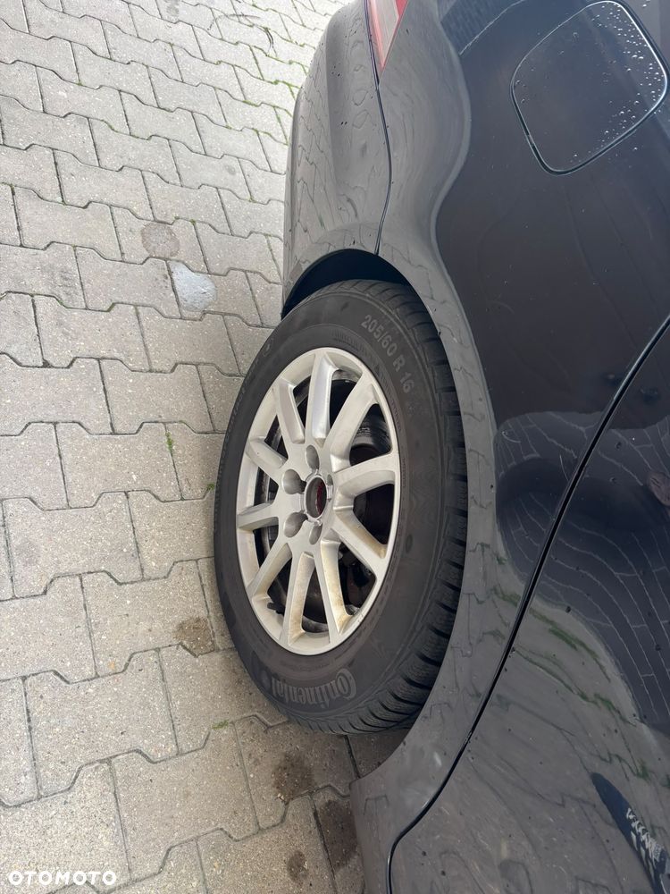 Volkswagen Golf 1.6 TDI DPF MATCH - 17