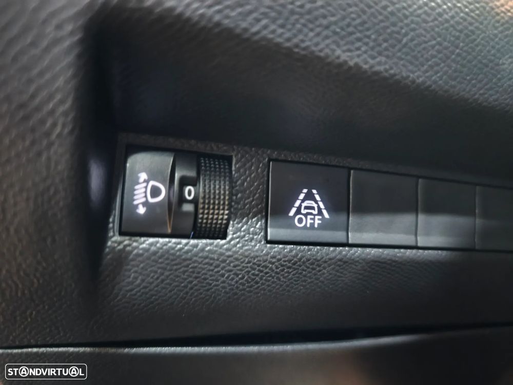 Peugeot e-208 E-Style - 45