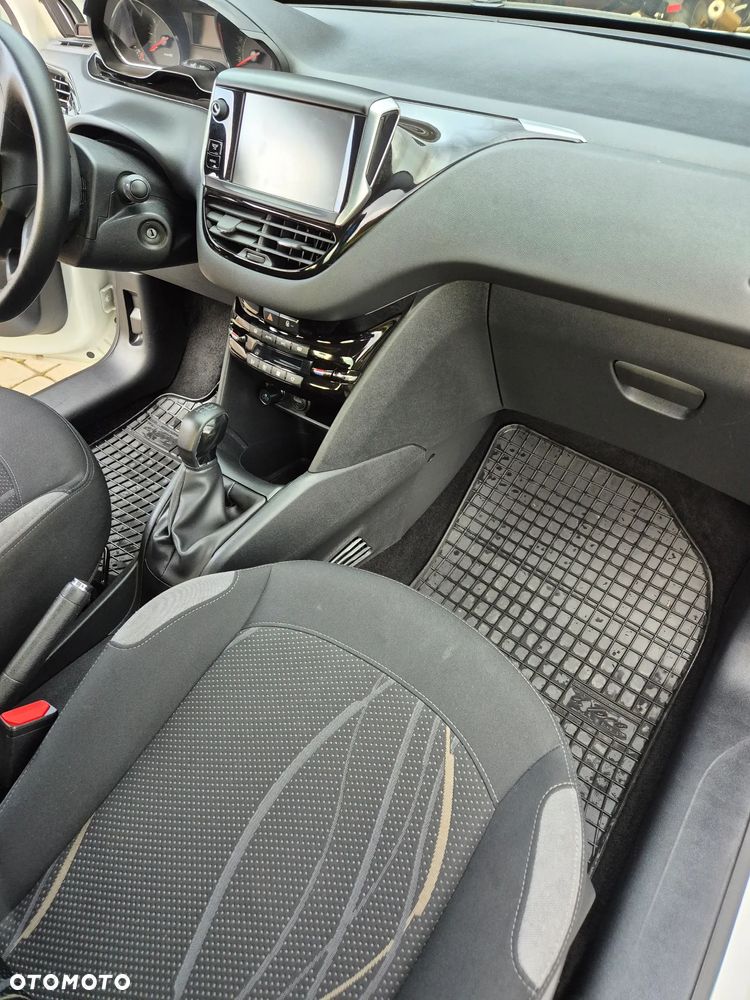 Peugeot 208 1.2 VTi Allure - 13