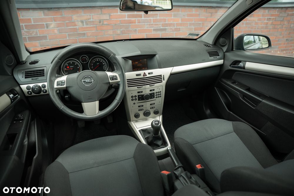 Opel Astra 1.7 CDTI Essentia - 27