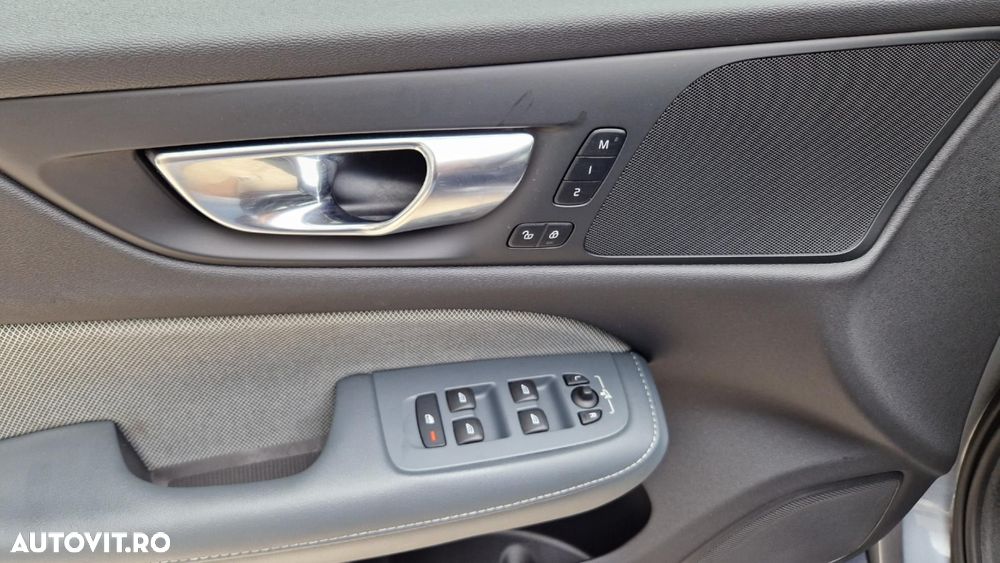 Volvo S60 T5 AWD R-Design - 11