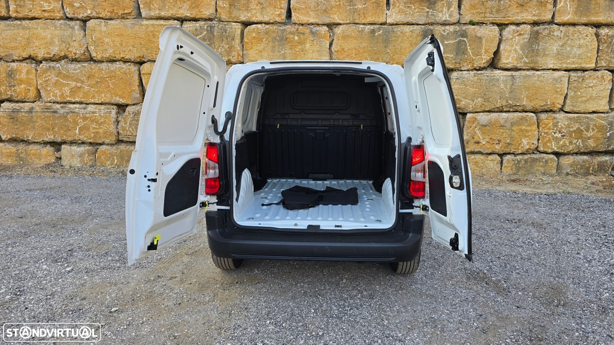 Peugeot Partner 1.5 BlueHDi Premium Standard - 45
