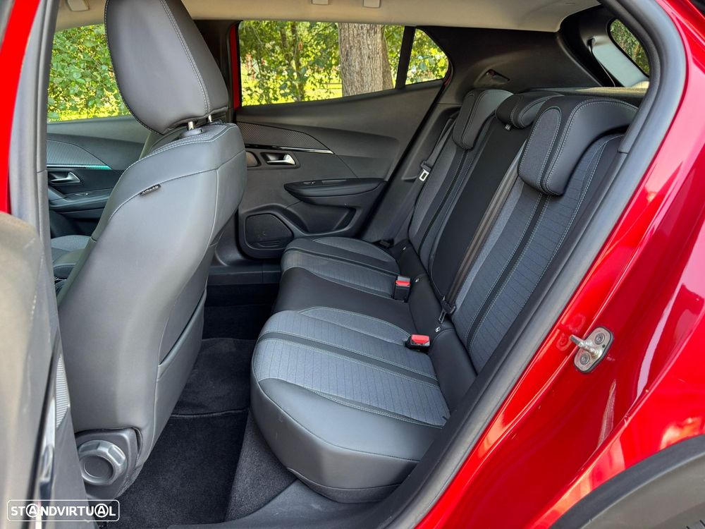 Peugeot e-2008 50 kWh Allure - 26