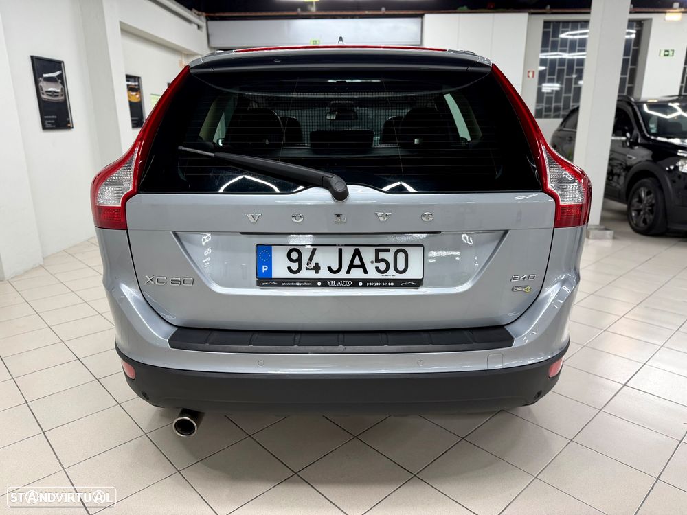 Volvo XC 60 2.4 D Drive Momentum - 7