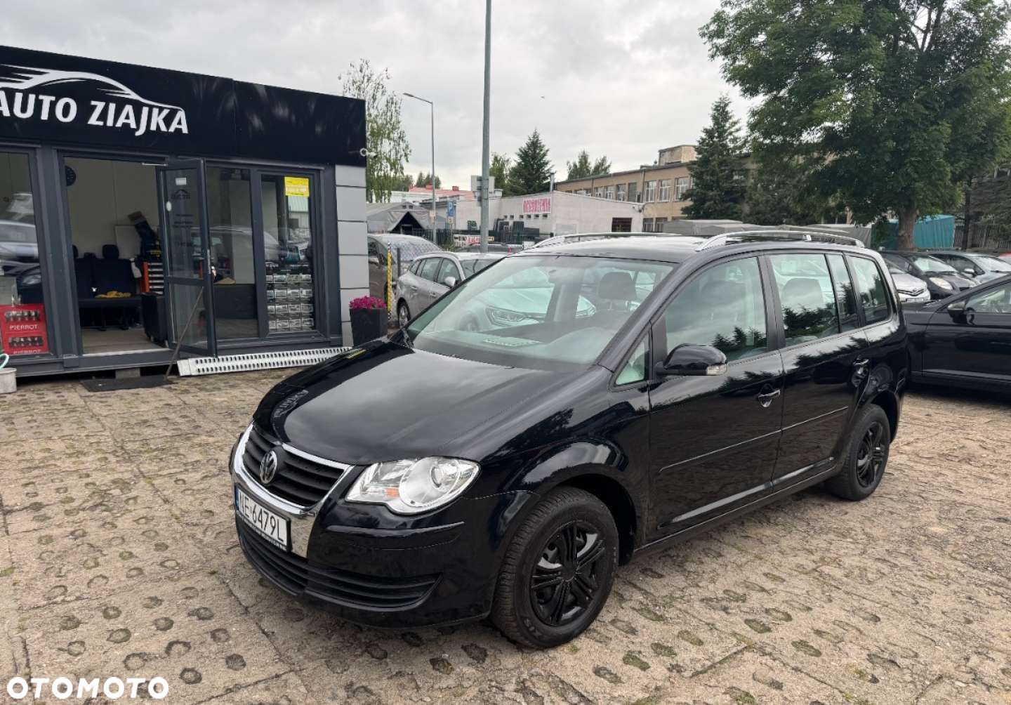 Volkswagen Touran - 1