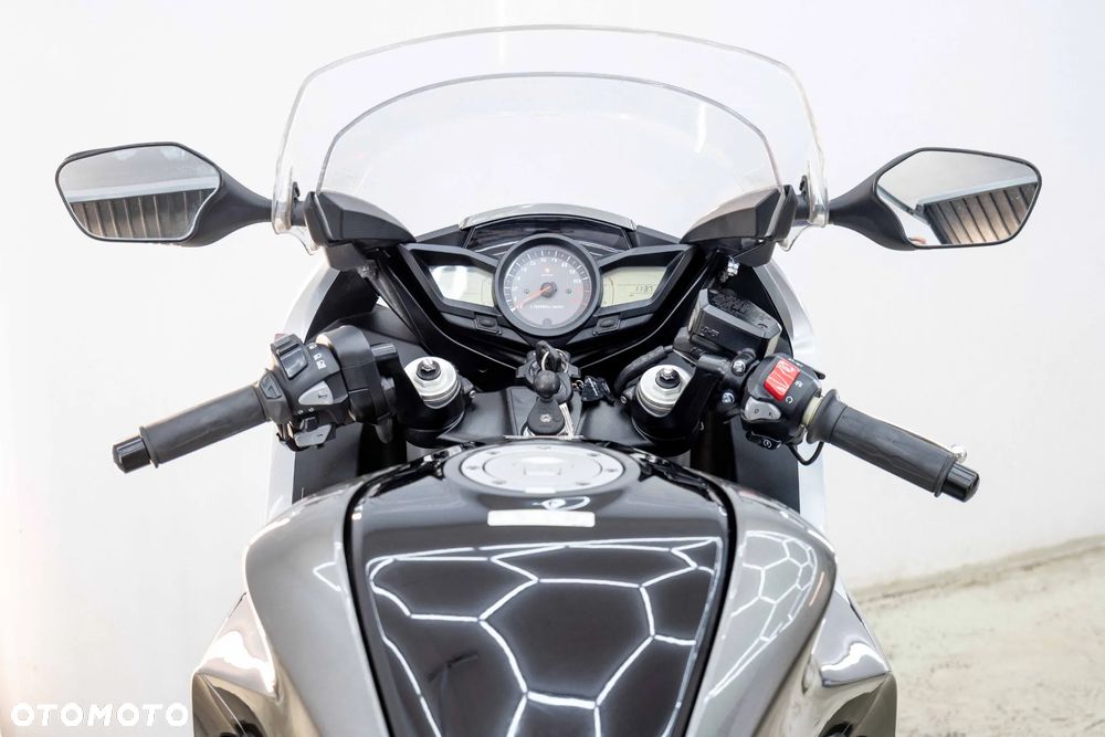 Honda VFR - 26
