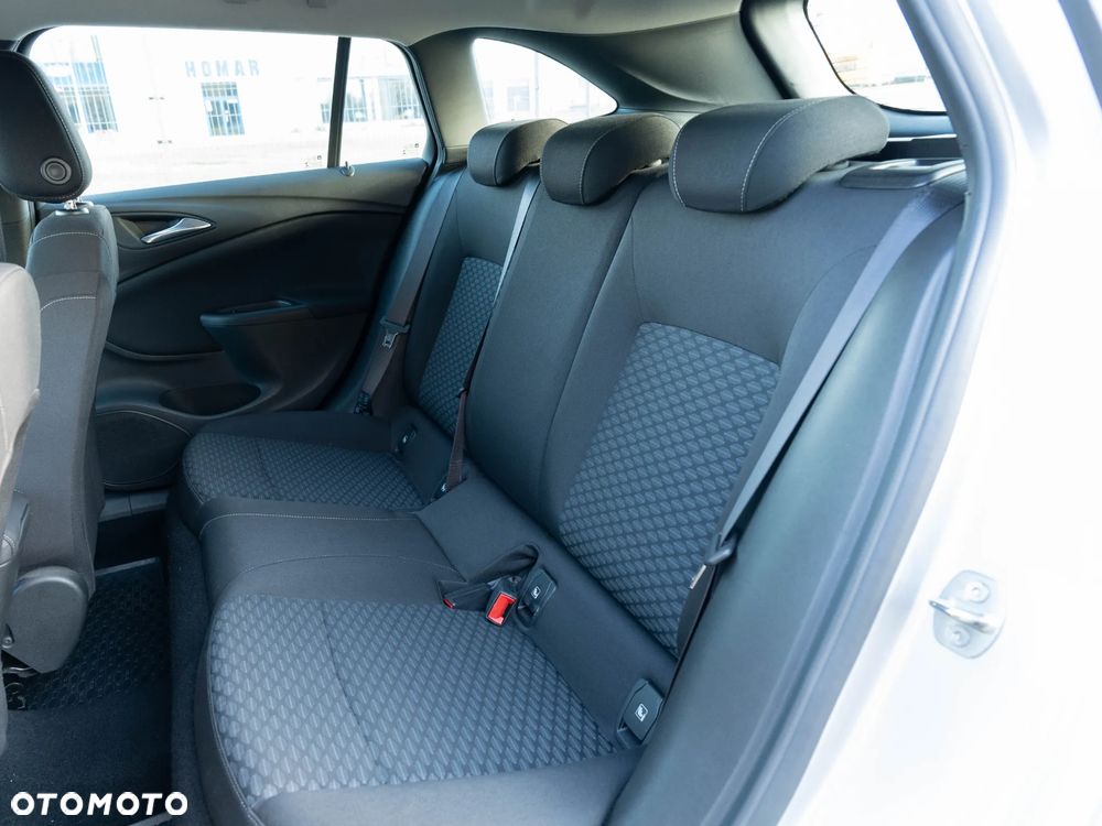 Opel Astra 1.4 T Edition S&S - 17