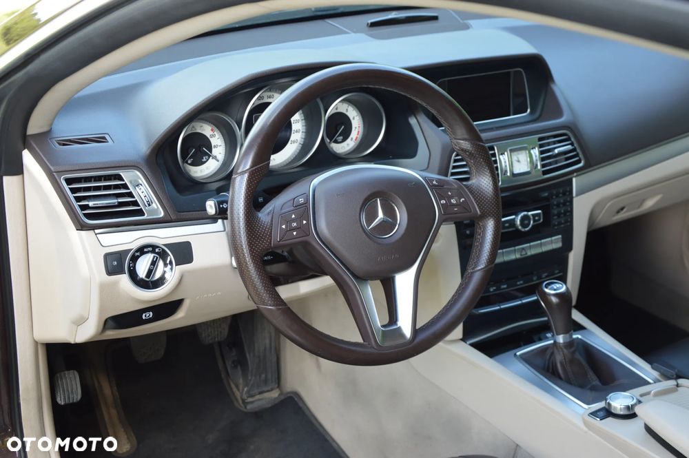 Mercedes-Benz Klasa E - 16