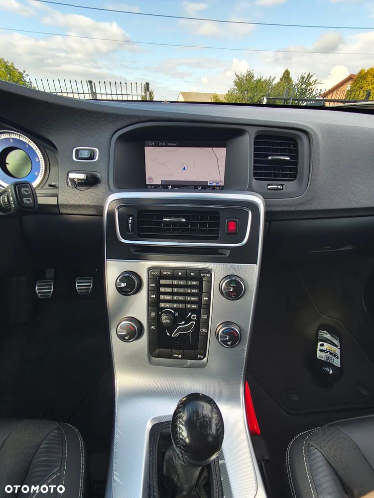 Volvo V60 D2 R-Design Summum - 31