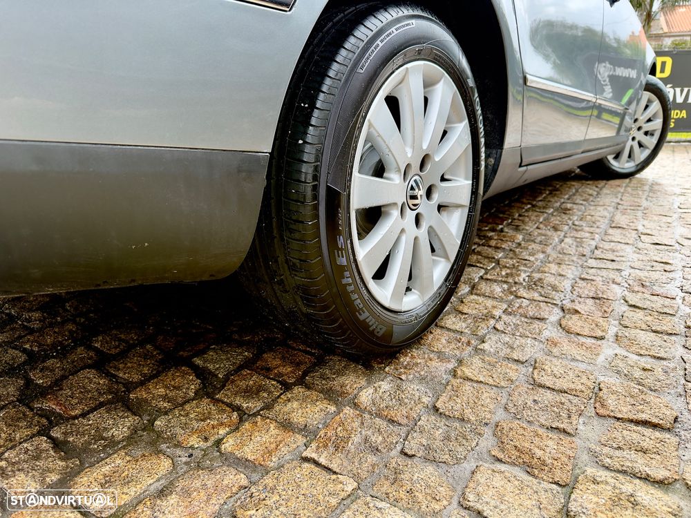 VW Passat 2.0 TDI Highline - 16