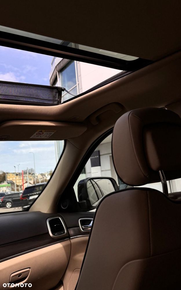 Jeep Grand Cherokee - 39
