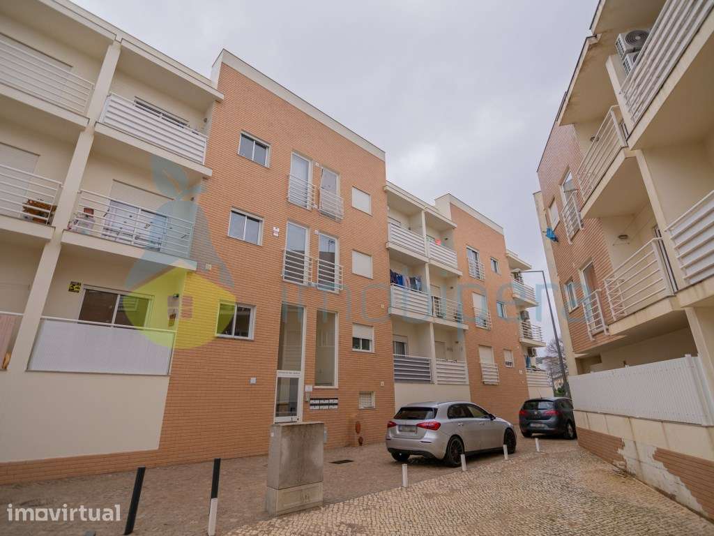 NÃO PERCA ESTA GRANDE OPORTUNIDADE! APARTAMENTO T2 MODERNO E ESPAÇO... - Grande imagem: 4/37