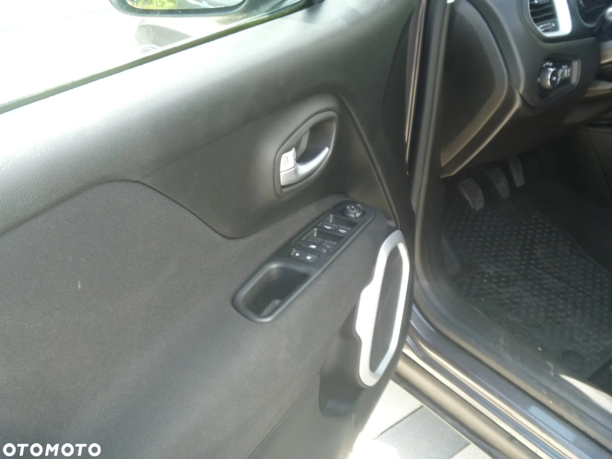 Jeep Renegade 1.0 GSE T3 Turbo Sport FWD S&S - 23