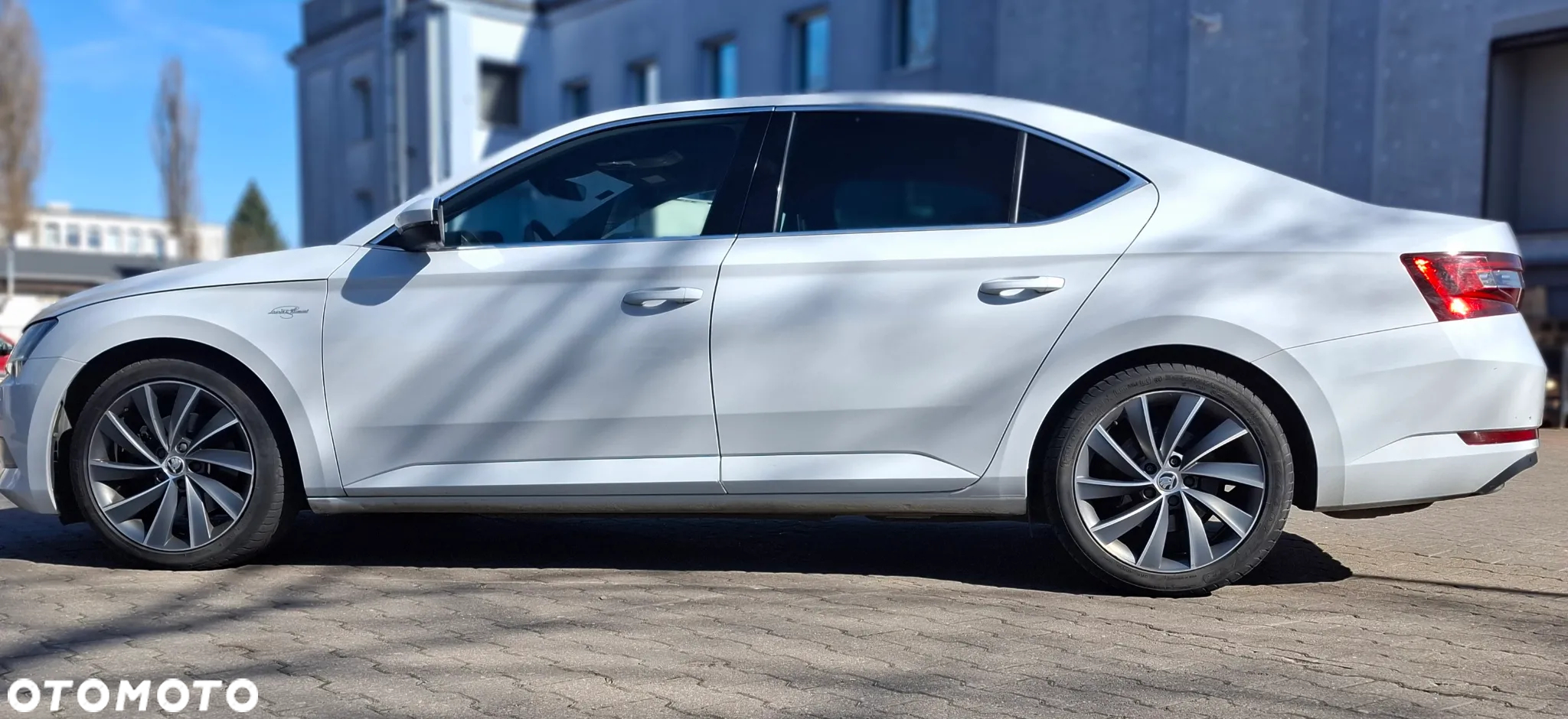 Skoda Superb 2.0 TDI 4x4 L&K DSG - 4