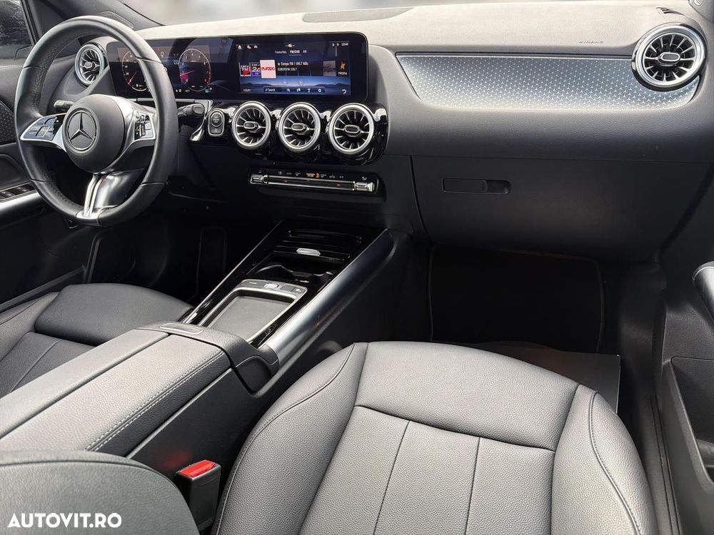 Mercedes-Benz GLA - 13