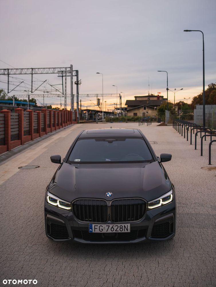 BMW Seria 7 750i xDrive - 6