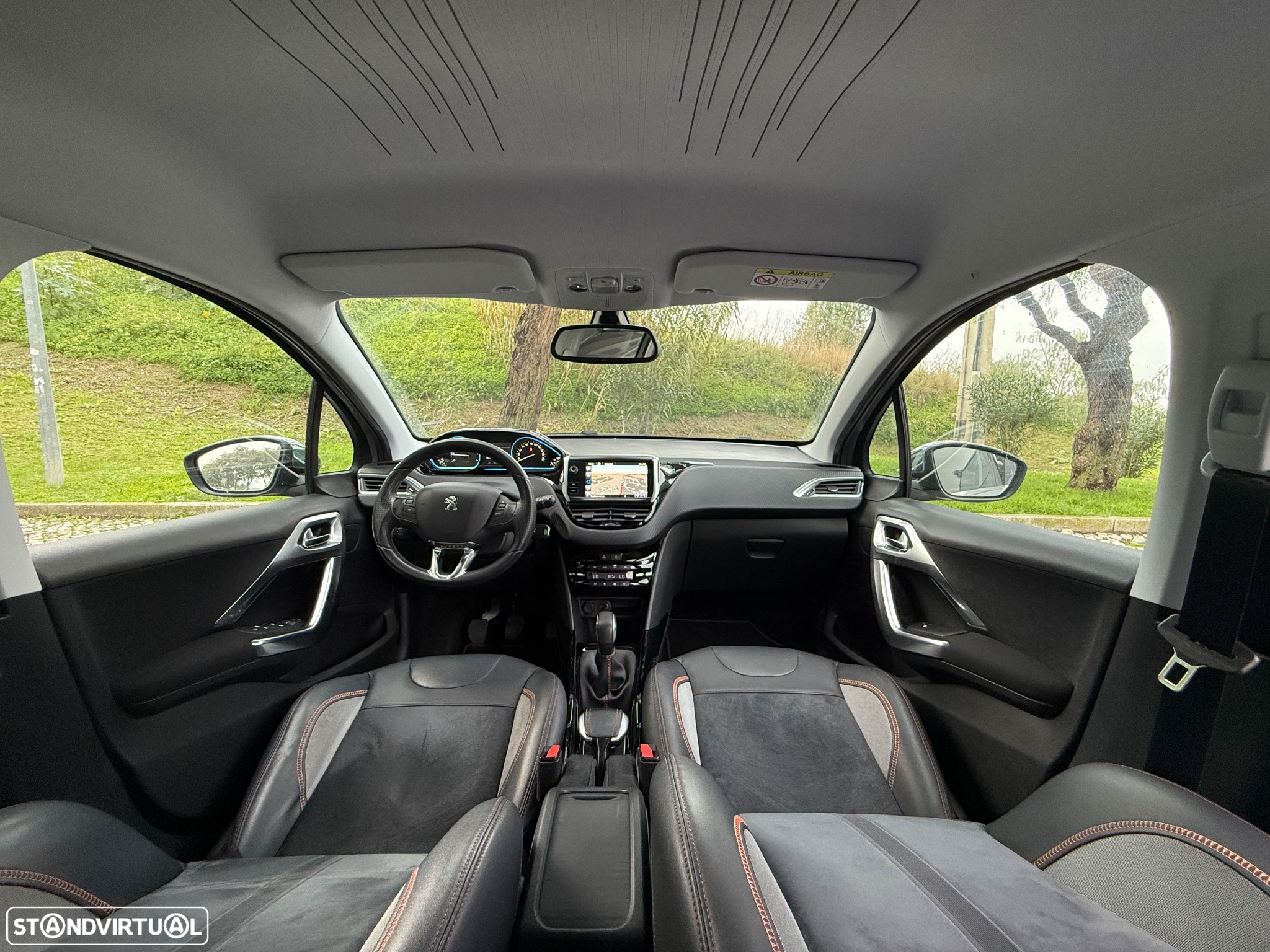 Peugeot 2008 1.2 PureTech Allure - 25