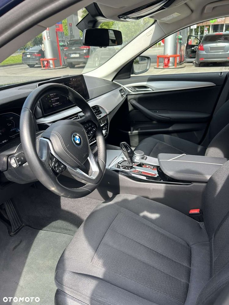 BMW Seria 5 520e - 10